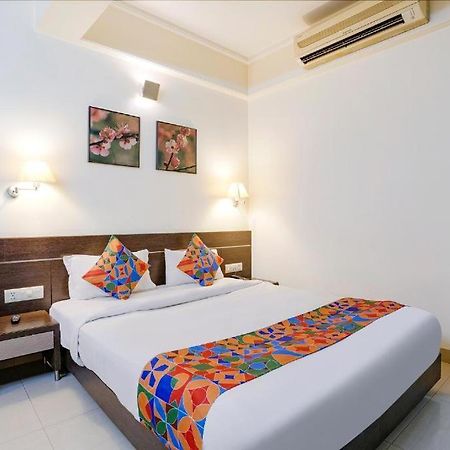 Gandharva Residency Swargate Hotel Pune Bagian luar foto