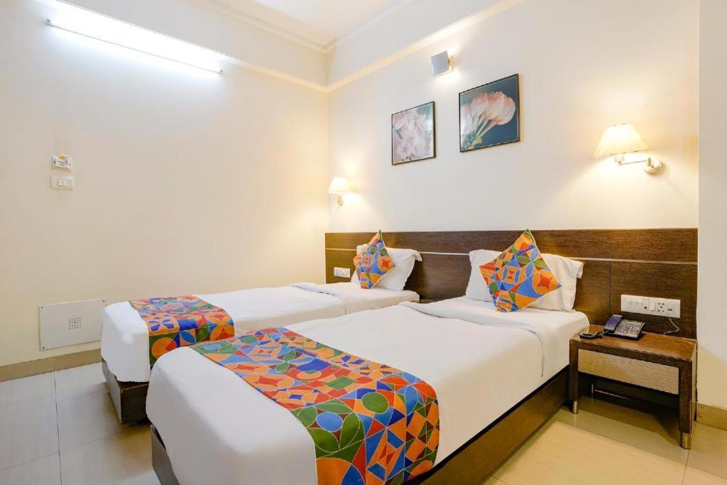 Gandharva Residency Swargate Hotel Pune Bagian luar foto